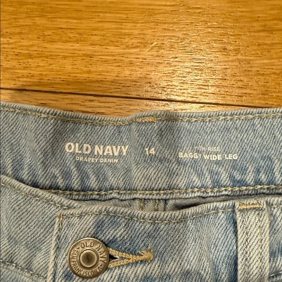 Old Navy Hugh Rise Baggy Wide Leg Jeans - Picture 2 of 2